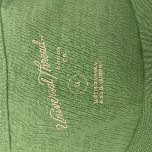 NWT Universal Thread Short Sleeve Tee - Picture 2 of 3